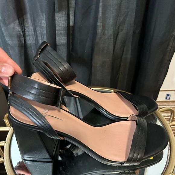 LINEA PAOLO Emmie Heeled Sandal In Black - Picture 4 of 6